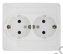Розетка 2-м СП 16А IP20 с заземл. бел. Simon15 1590451-030 