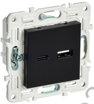 Мех-м розетки USB SKANDY A+C 18Вт черный  IEK SK-U22-018-K02