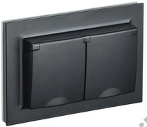 Розетка 2-м BRITE с з/к., защ. шт., защ. крышкой IP44 черный IEK BR-R26-16-44-K02-F 